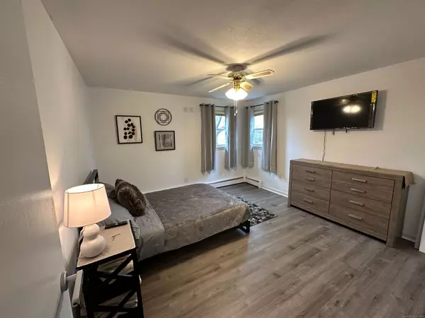 East Haven, CT 06512,25 Clark Avenue