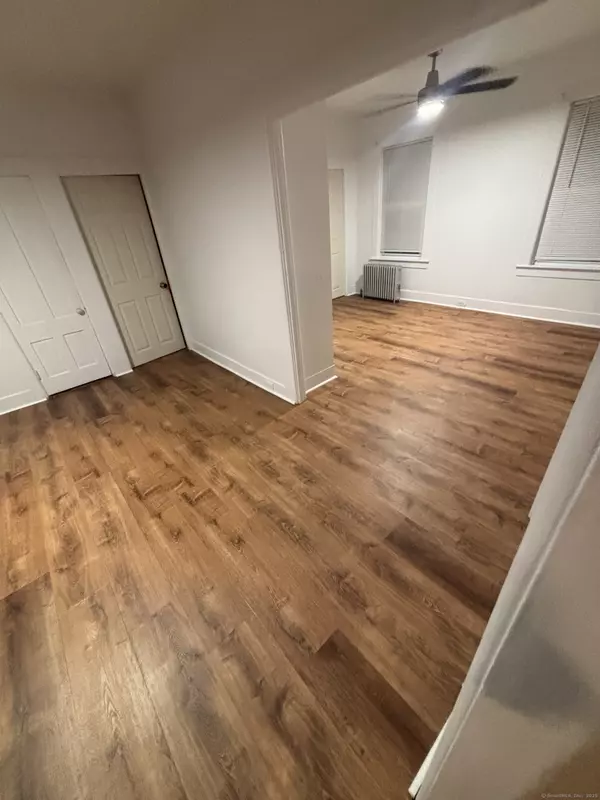 Putnam, CT 06260,341 Woodstock Avenue #Floor 1