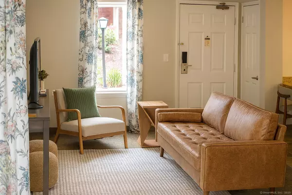 Shelton, CT 06484,Bridgeport Avenue #1114