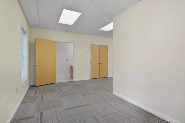 East Granby, CT 06026,5 Creamery Brook