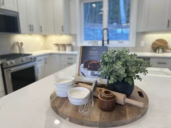 Brookfield, CT 06804,43 Bramble Way