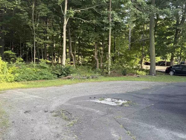 North Haven, CT 06473,392 Washington Avenue