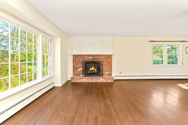 Stamford, CT 06902,506 Roxbury Road