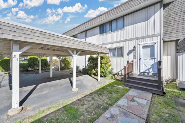 Suffield, CT 06078,21 Pebblestone Circle #21