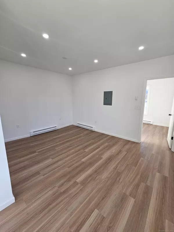 Windham, CT 06226,1153 Main Street #3B