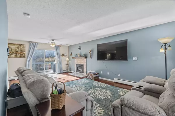 Bloomfield, CT 06002,15 Spring Hill Lane