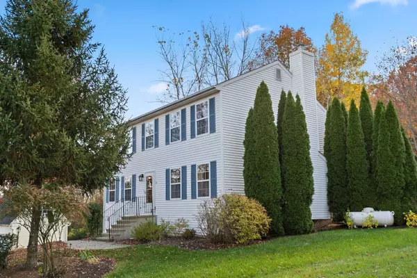 Bloomfield, CT 06002,15 Spring Hill Lane