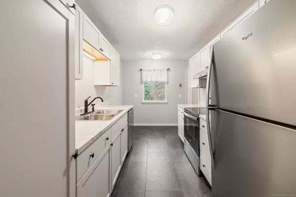 Southbury, CT 06488,73 Heritage Village #D