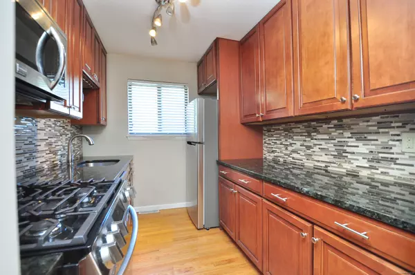 Canton, CT 06019,305 Timber Lane #305