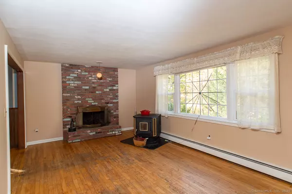 Shelton, CT 06484,82 Kanungum Trail