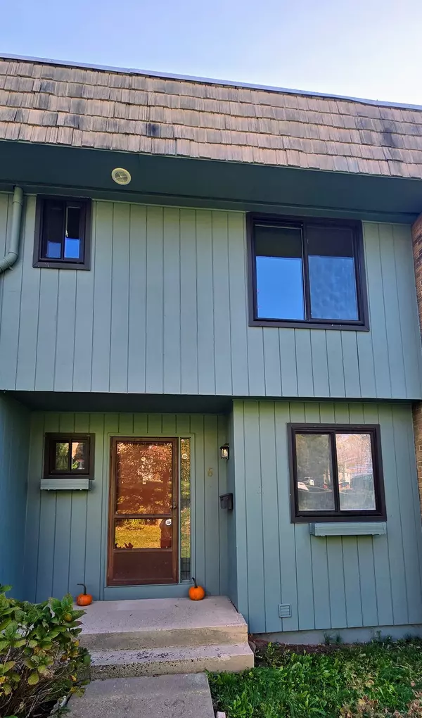 6 Juniper Hill Court #6, Cromwell, CT 06416