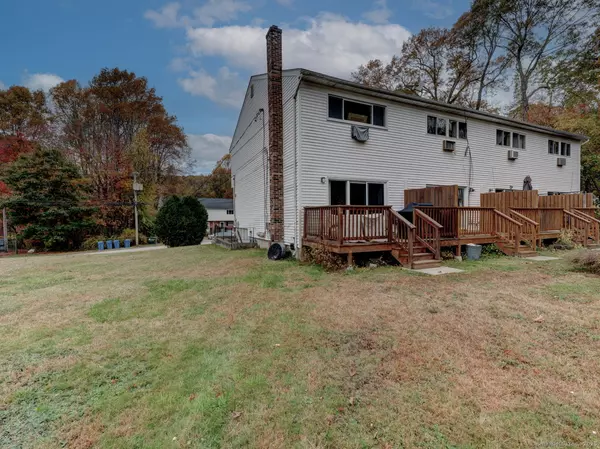 Montville, CT 06382,104 Woodland Drive #APT A