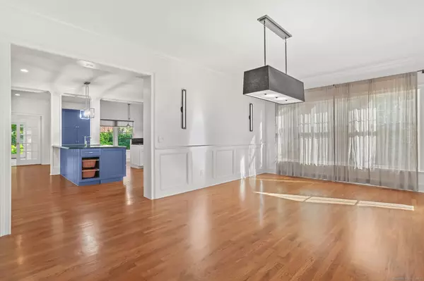 Greenwich, CT 06870,348 Sound Beach Avenue