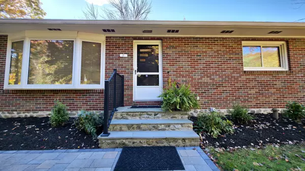 Middlebury, CT 06762,11 Upper Whittemore Road