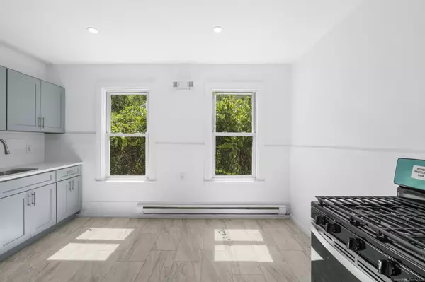 Waterbury, CT 06704,95 Oak Street