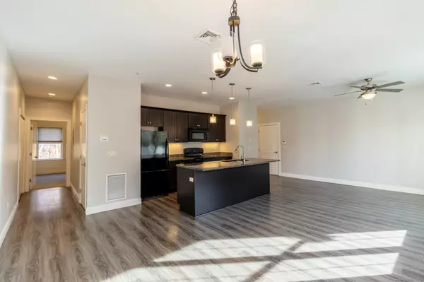 East Hampton, CT 06424,Edgewater Hill Circle