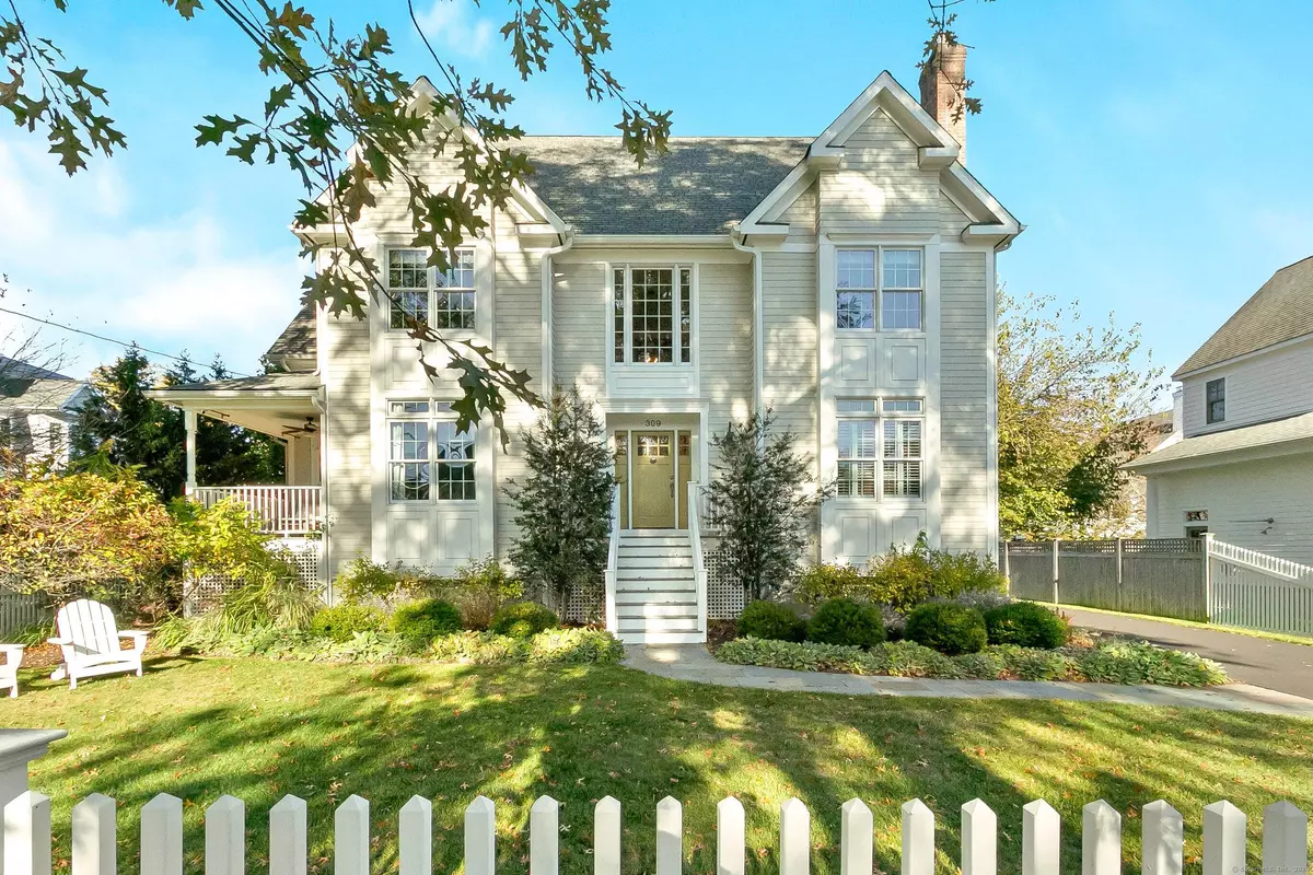 Fairfield, CT 06824,309 Birch Road