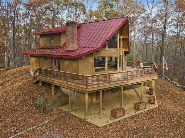 Preston, CT 06365,29 Lake Of Isles Road