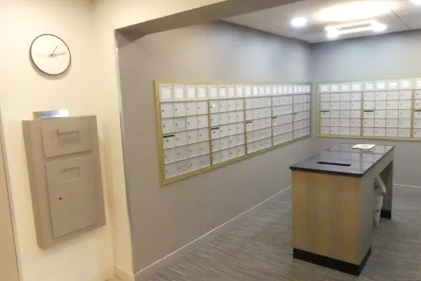 New Haven, CT 06511,100 York Street #12J