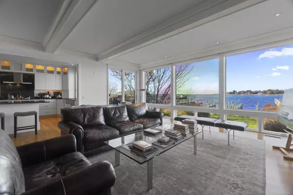 Stonington, CT 06378,92 Water Street