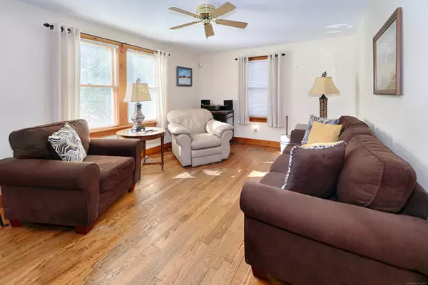 Fairfield, CT 06824,28 Stillson Place