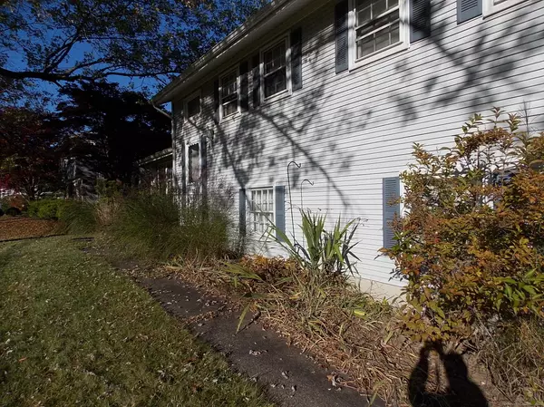 Windsor, CT 06095,32 Sunnyfield Drive