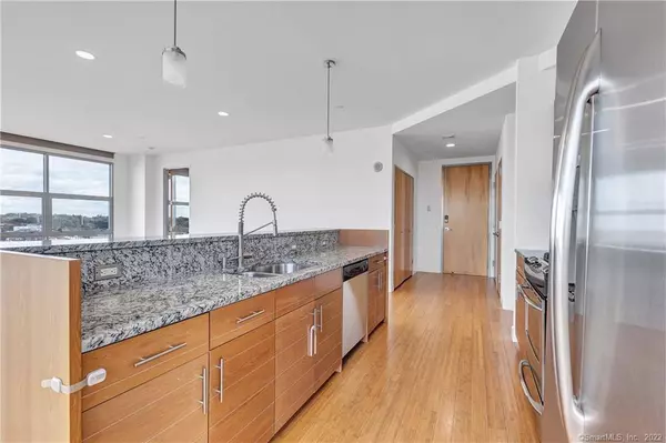 Norwalk, CT 06854,33 North Water Street #607