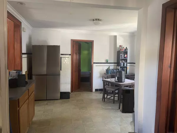 355 Chamberlain Avenue, Bridgeport, CT 06606