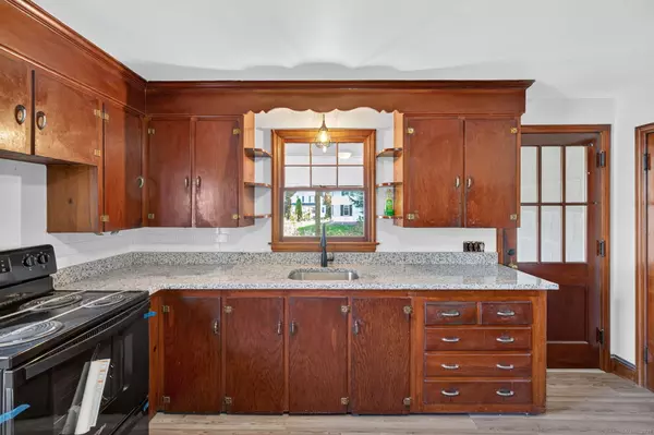 Norwich, CT 06360,8 Quinebaug Road