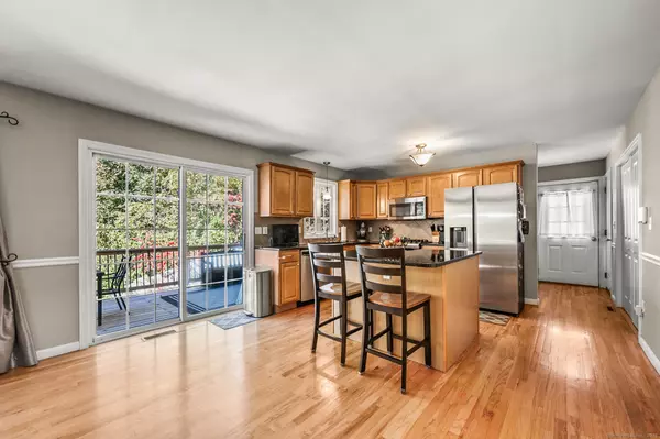 Meriden, CT 06450,52 Oakland Court