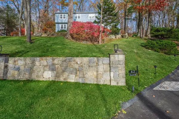 42 Hannahs Road, Stamford, CT 06903