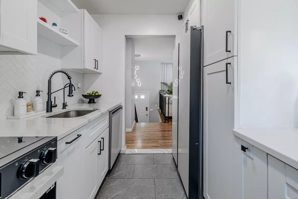 Danbury, CT 06811,85 Padanaram Road