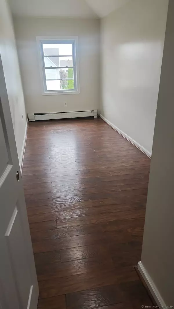 Bridgeport, CT 06608,283 Waterview Avenue #B