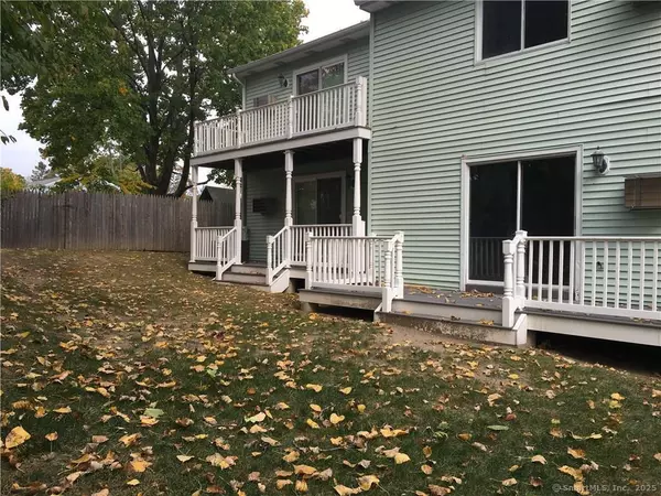 Danbury, CT 06810,18 Triangle Street #B4