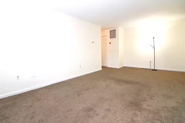 Hamden, CT 06514,365 Mather Street #APT 133