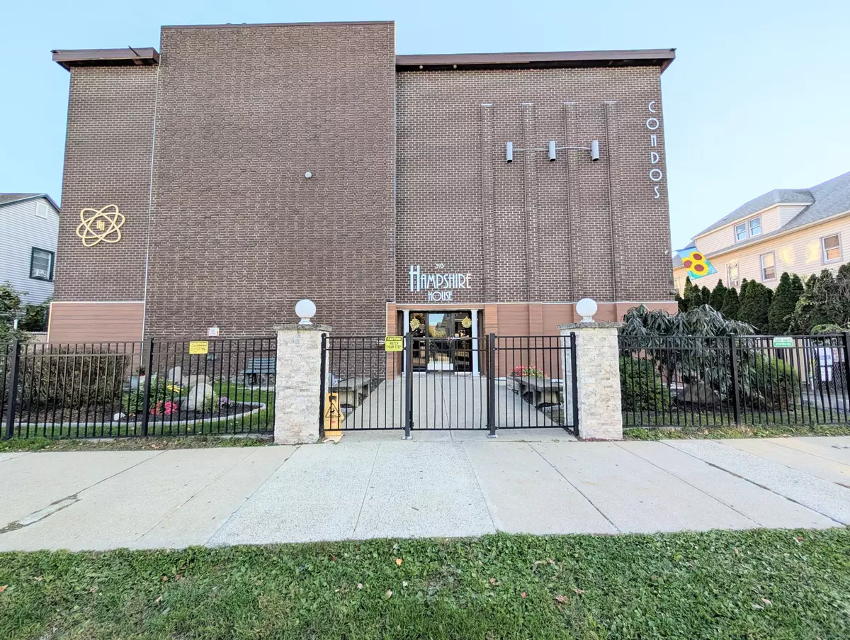 Bridgeport, CT 06605,393 Laurel Avenue #APT 203