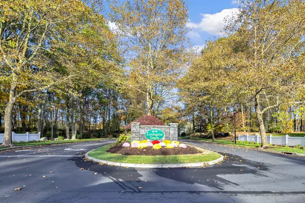 Milford, CT 06461,82 Oak Ridge Lane