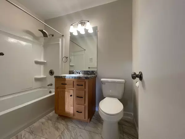 Bristol, CT 06010,513 Emmett Street #APT B12