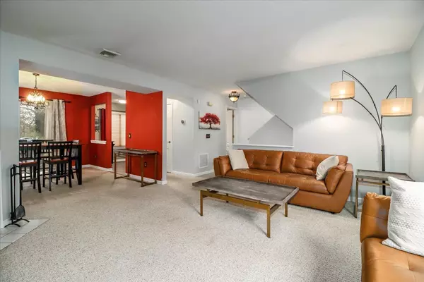 Danbury, CT 06810,10 South Street #66