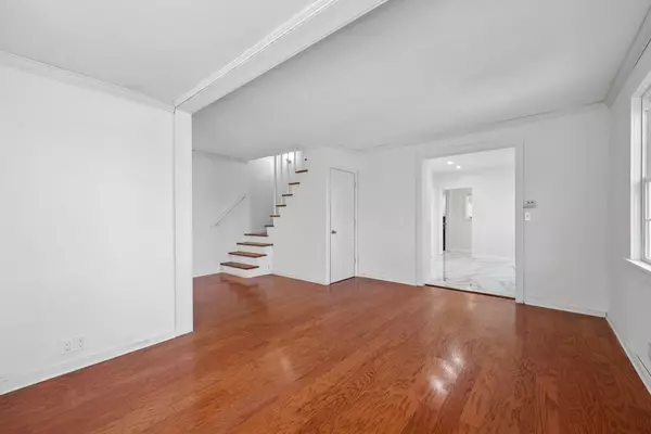 East Hampton, CT 06424,18 Lake Boulevard