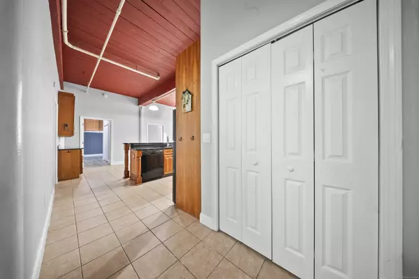 Bridgeport, CT 06606,390 Charles Street #APT 106