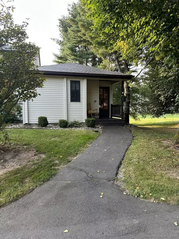 Simsbury, CT 06070,19 Simsbury Landing #19