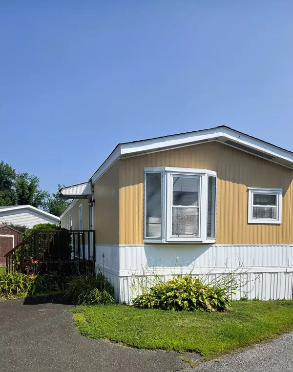 Newtown, CT 06470,301 South Main Street #LOT 29