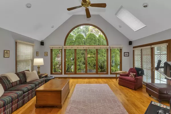 Suffield, CT 06078,41 Huckleberry Hollow