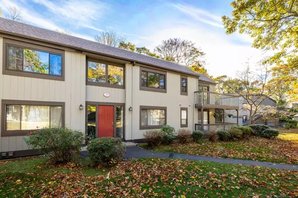 Branford, CT 06405,29 Harbour Village #D