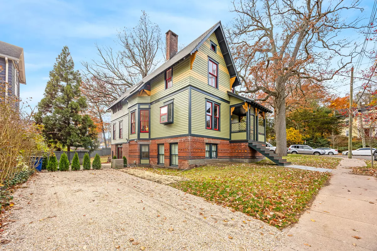 New Haven, CT 06511,185 Saint Ronan Street