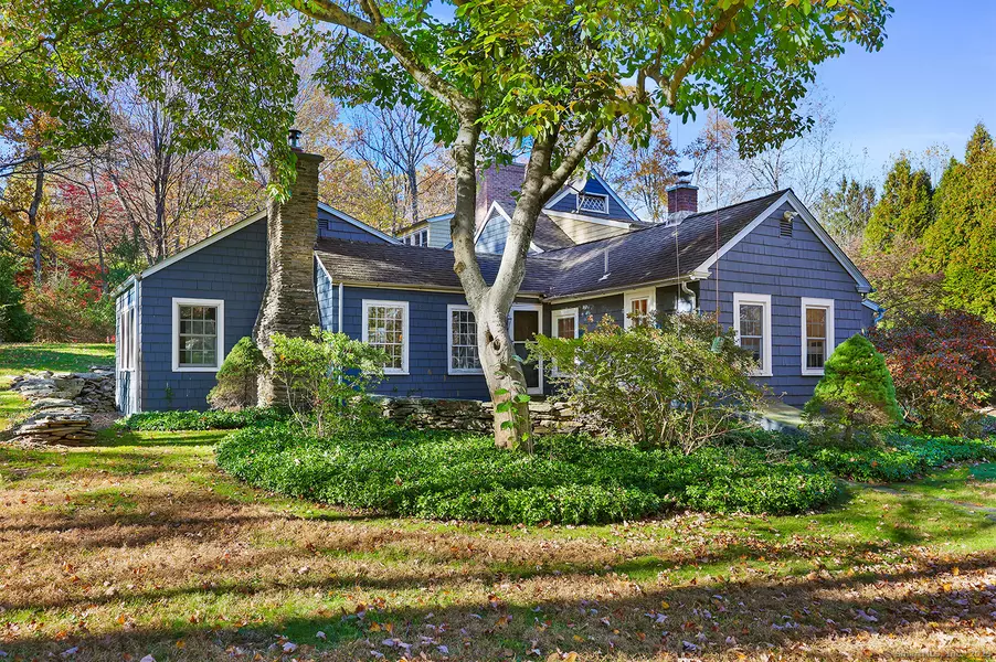 2492 Congress Street, Fairfield, CT 06824