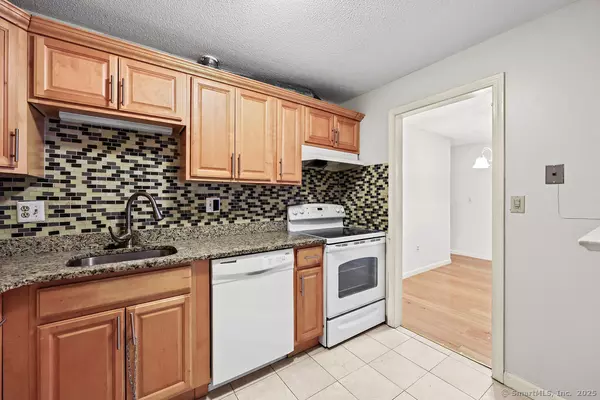 Glastonbury, CT 06033,85 Oxbow Drive #APT C7