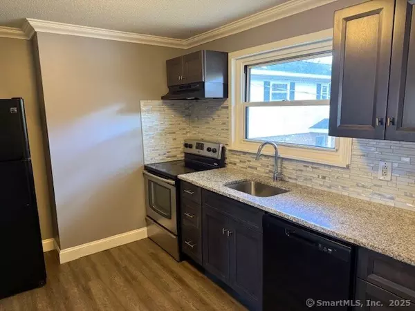 Cheshire, CT 06410,498 Oak Avenue #APT 28