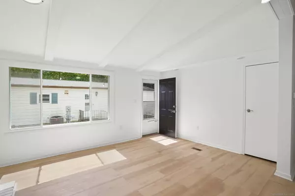 Westport, CT 06880,9 Crescent Park Road